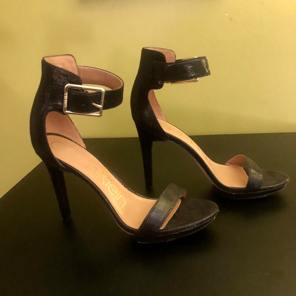 Calvin Klein black leather alligator print heels